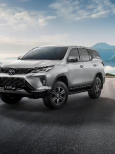 Toyota Fortuner เปิดตัวรุ่นย่อยใหม่ Fortuner Leader S ในราคาเริ่มต้น 1,239,000